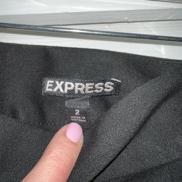 Express Black Skirt, Size 2 - Picture 6 of 6